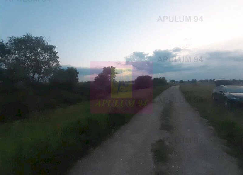 Teren aproape de Bucuresti langa padure